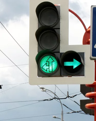 В Кемерове на 3 часа отключат светофоры на перекрёстке Московского проспекта