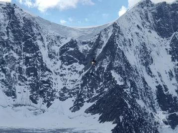 Фото: На Алтае спасли туриста-одиночку, застрявшего на высоте 4 000 метров  1