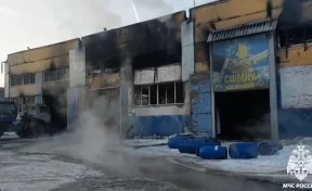 Цех по производству мыла, склад и гараж разом сгорели в Новокузнецке