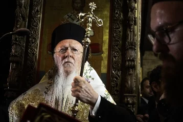 Фото: Варфоломей пригрозил лишить титула митрополита Киевского и всея Украины Онуфрия 1