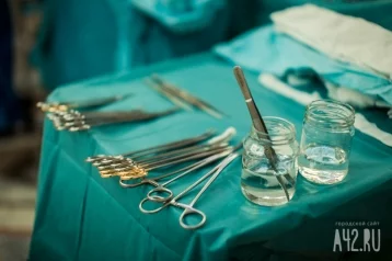 Фото: В Новосибирской области врачи пять часов оперировали изрезанную подругой 13-летнюю девочку 1