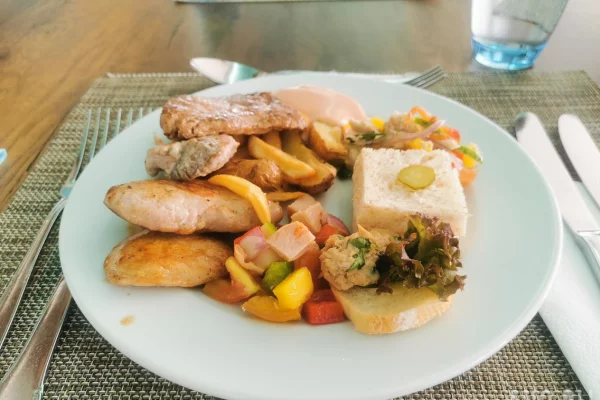 Девочка-подросток пыталась убить свою семью едой с крысиным ядом