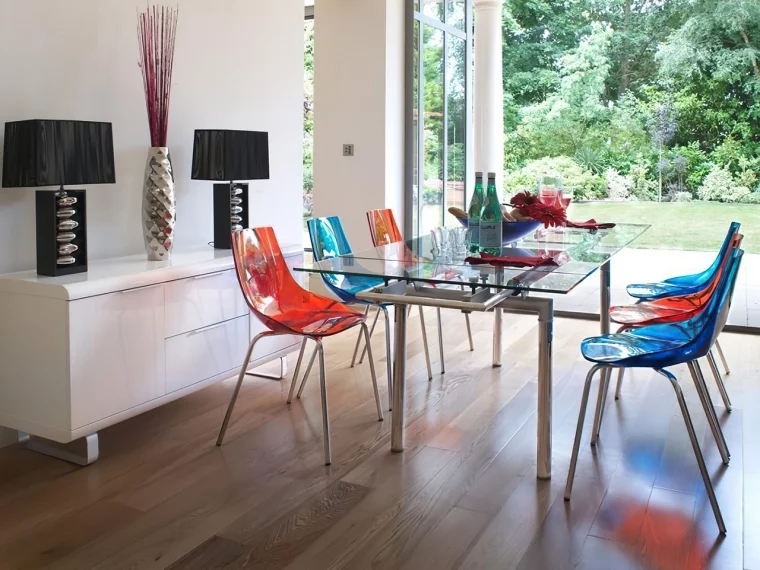 Фото: Дизайнерские пластиковые стулья в интерьере: как выбрать и где поставить 2