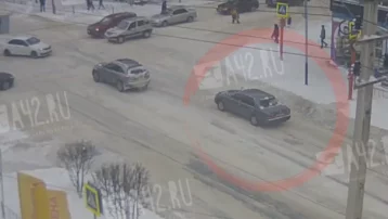 Фото: В Кузбассе водитель совершил массовое ДТП, вылетев на перекрёсток 1