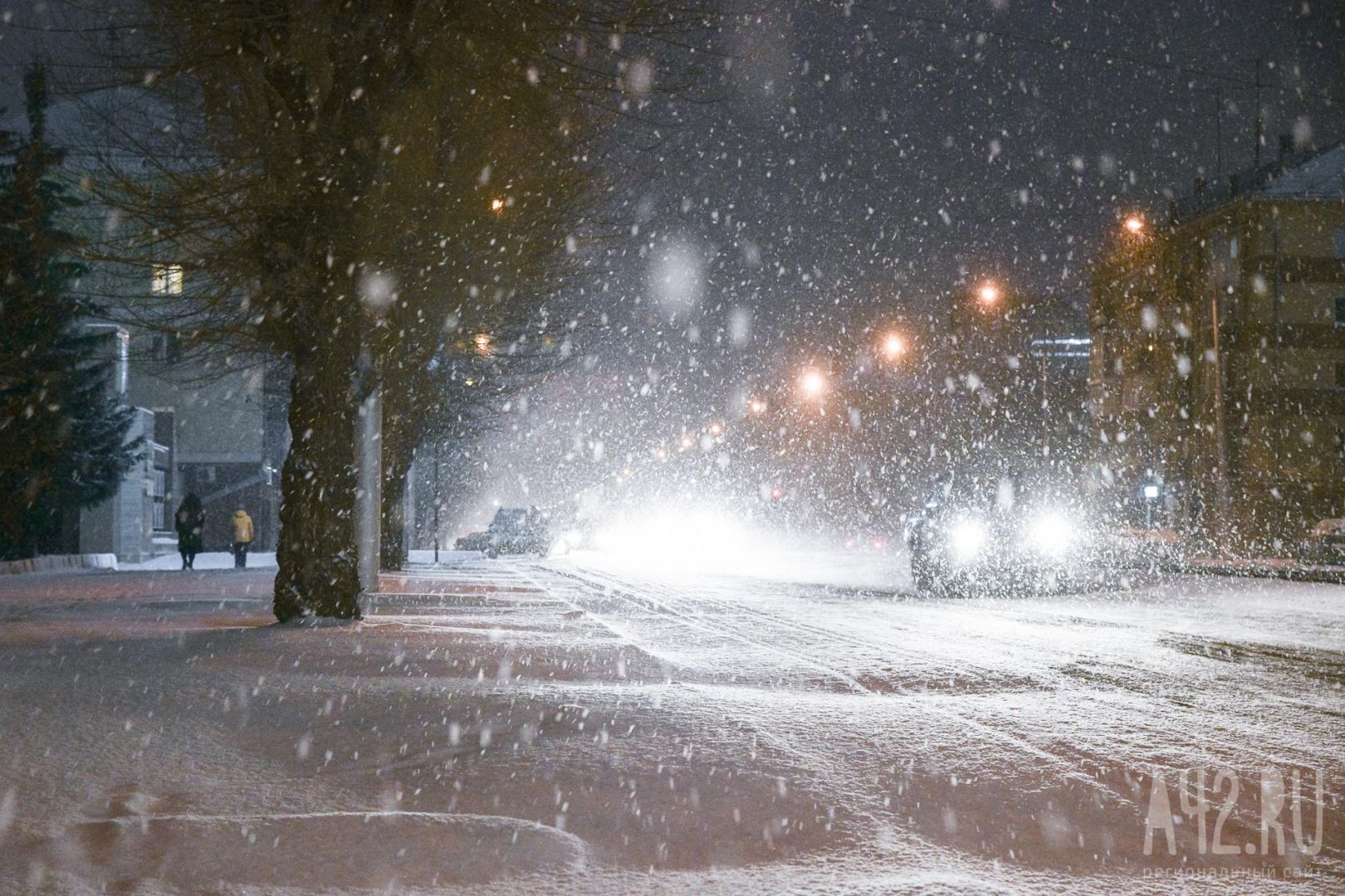Снегопад в Кемерове: мэр призвал жителей отложить междугородние поездки
