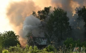 Кемеровчане сняли на видео крупный пожар в Кировском районе