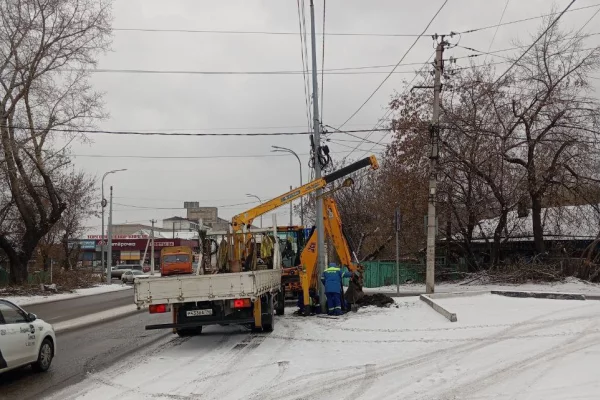 В Новокузнецке из-за транспортного коллапса 14 ноября запустят реверсивные светофоры