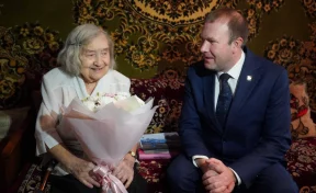 Дмитрий Анисимов поздравил легендарную кемеровчанку со 102-м днём рождения