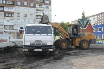 Фото: Фонтан и новые деревья: мэр Кемерова рассказал о ремонте сквера в Шалготарьяне 3
