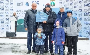 Сергей Цивилёв поздравил жильцов нового 70-квартирного дома в Берёзовском