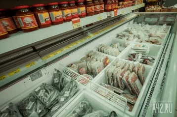 Фото: В Кузбассе владелец магазина получила штраф за хранение мяса птицы в тепле 1