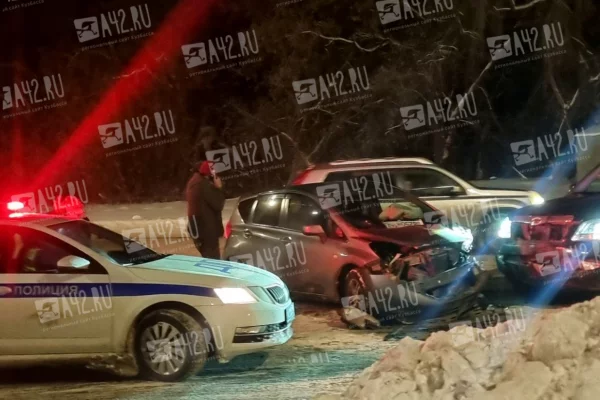 На Инициативной улице в Кемерове произошло ДТП