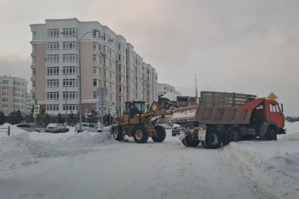 За сутки с улиц Кемерова вывезли 18 тысяч кубометров снега