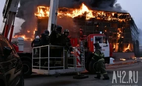 «Тушат очень долго»: представители автосалона в Кемерове прокомментировали пожар