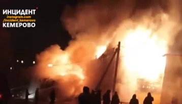 Фото: Крупный пожар в магазине в Кемерове попал на видео 1