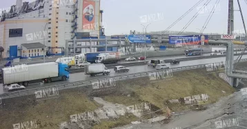 Фото: ДТП с «Газелью» на Кузнецком мосту в Кемерове попало на камеру 1