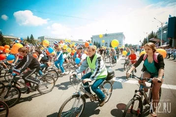 Фото: Участники велопробега «Красная лента» передали эстафету кемеровчанам 1