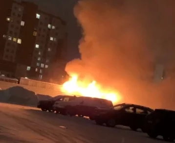 Фото: Пожар на проспекте Притомском в Кемерове попал на видео 1
