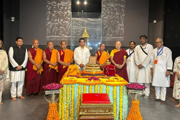 Мощи Будды впервые привезли в Россию