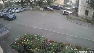 Фото: Момент гибели мужчины в Кемерове в микрорайоне Южный попал на видео 1
