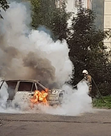 Фото: В кузбасском городе сгорела машина 2