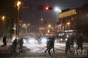 Фото: Кузбассовцев предупреждают о снегопадах и гололёде 1