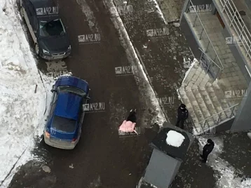 Фото: Стали известны подробности падения девушки с балкона многоэтажки в Кемерове 1