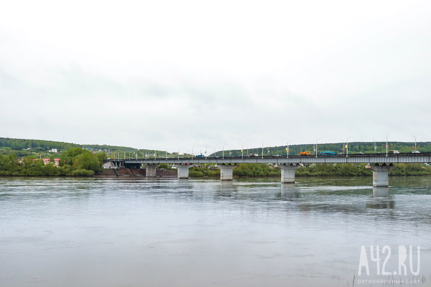 Анисимов: на Кузбасском мосту в Кемерове продлят ограничение полос блоками