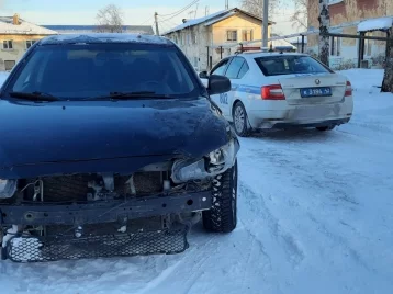 Фото: Пьяная девушка на разбитом автомобиле разъезжала по кузбасскому городу 1