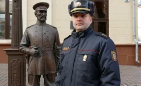 В Минске школьника заставили извиниться перед памятником за пощечину