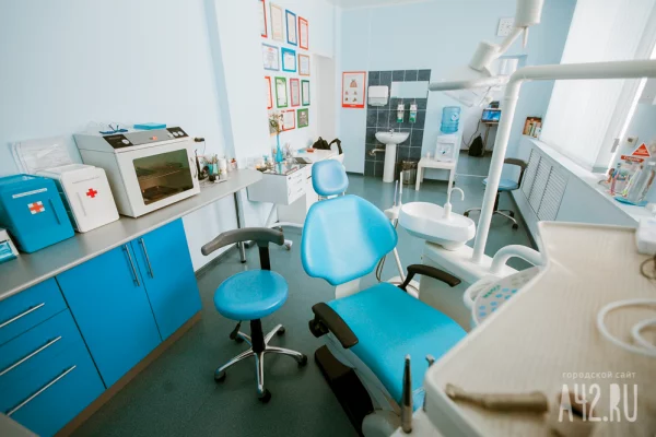 Какие риски заразиться ВИЧ на приёме у стоматолога или в косметологическом кабинете