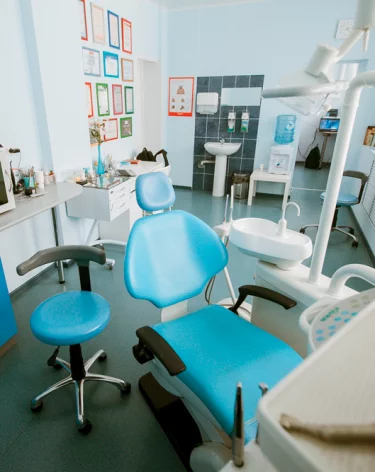 Какие риски заразиться ВИЧ на приёме у стоматолога или в косметологическом кабинете