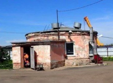 Фото: С пешеходными дорожками и туалетом: в Кемерове облагородят насосную станцию вблизи музейно-театрального комплекса 1