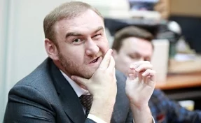 Сенатора Арашукова хотят направить на психиатрическую экспертизу
