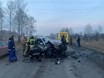 Фото: «Лобовое столкновение»: ГИБДД раскрыла детали жёсткого ДТП с пострадавшими в Кузбассе 2