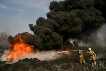 Фото: Столб огня: момент мощного взрыва на складе в Ташкенте попал на видео 1