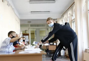 Фото: Кузбасские хоккеисты проголосовали по поправкам в Конституцию России  1