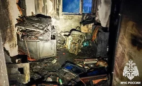 В Новокузнецке во время пожара в многоэтажке спасли 13 человек