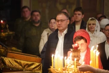 Фото: Губернатор Кузбасса принял участие в пасхальном богослужении в Знаменском соборе 1
