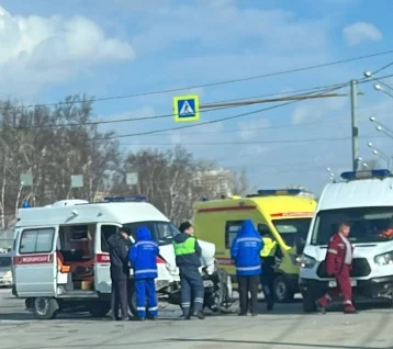Фото: На Сахалине карета скорой столкнулась с автобусом: есть пострадавшие 1