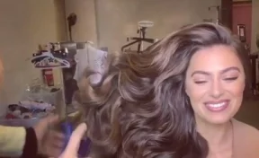 Парикмахер раскрыла секрет идеальной причёски женщин в рекламе шампуня