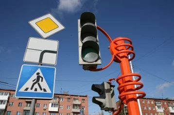 Фото: В Кемерове восстановили повреждённые вандалами дорожные знаки 1