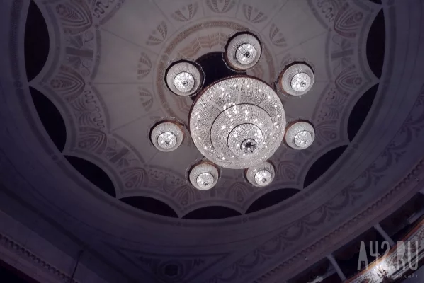 Михаил Ефремов впервые вышел на сцену после освобождения из колонии