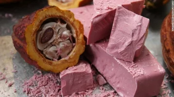 Фото: Компания Nestle выпустила первую партию розовых шоколадных батончиков 1