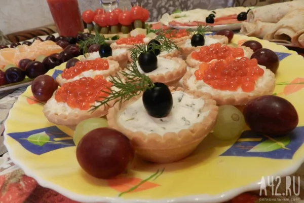 Врач рассказала, с чем опасно сочетать икру