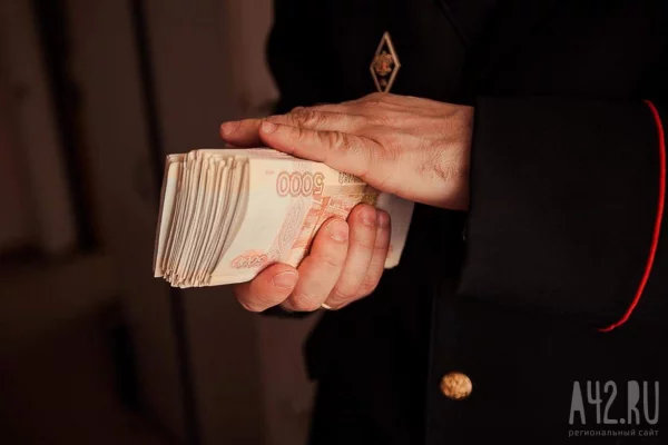 В Дагестане директор учебного заведения попытался дать взятку сотруднику ФСБ