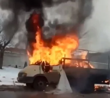 Фото: В Кемерове пожар в «ГАЗели» сняли на видео 1