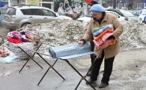 В Кемерове оштрафовали уличных торговцев у поликлиники №5
