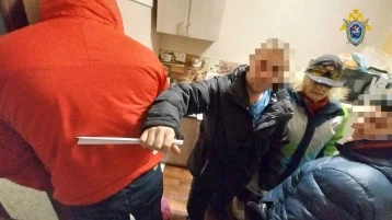 Фото: Кузбассовец задушил знакомого и зарезал жену, а потом вызвал им скорую 1