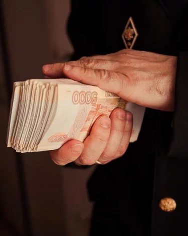 В Дагестане директор учебного заведения попытался дать взятку сотруднику ФСБ